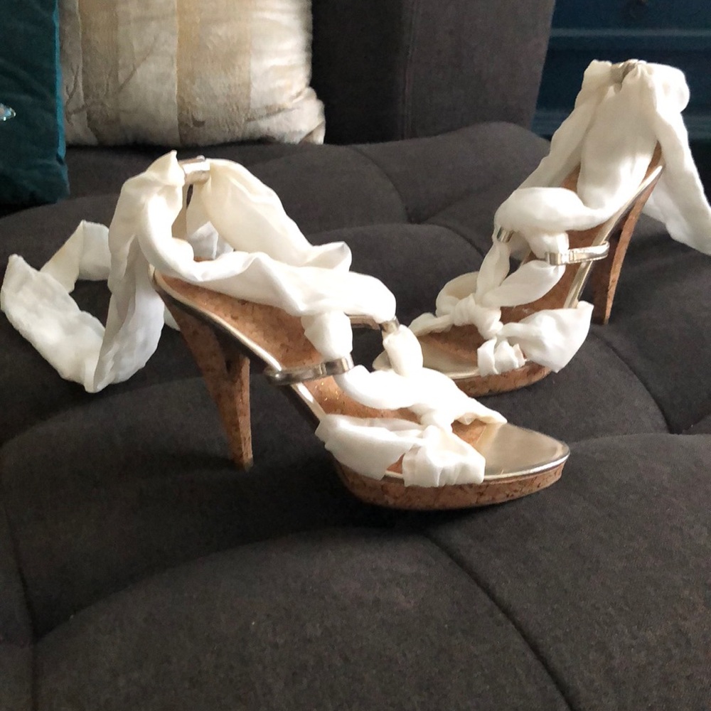 Satin Lace pumps Size 8